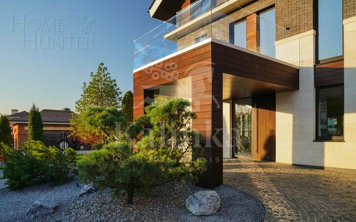 3-этажный коттедж 1 770 м² без отделки