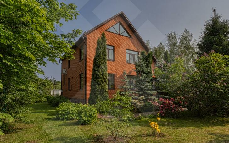 2-этажный коттедж 640 м² с отделкой