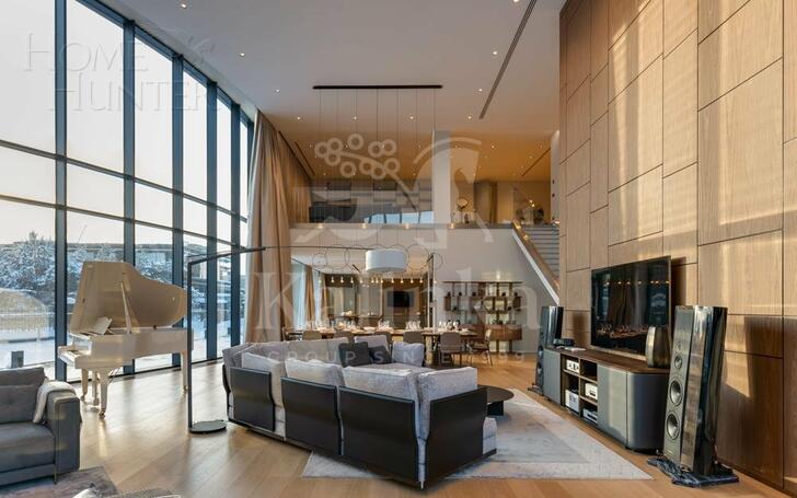 3-этажный коттедж 2 600 м² с отделкой