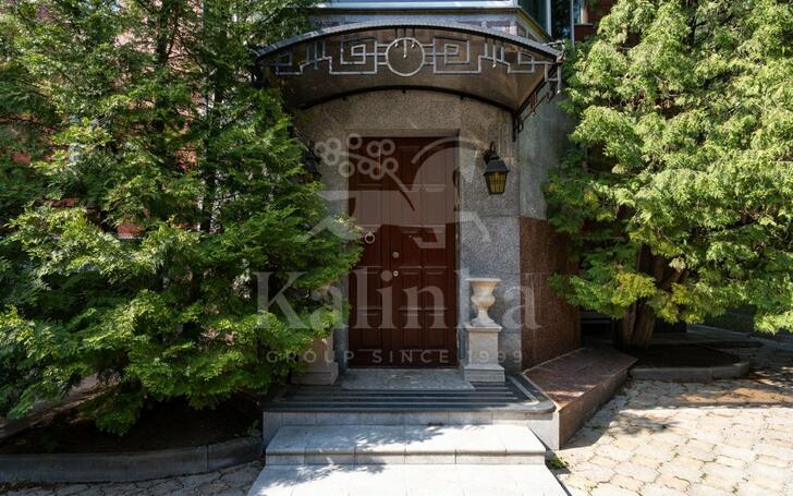 2-этажный коттедж 650 м² с отделкой