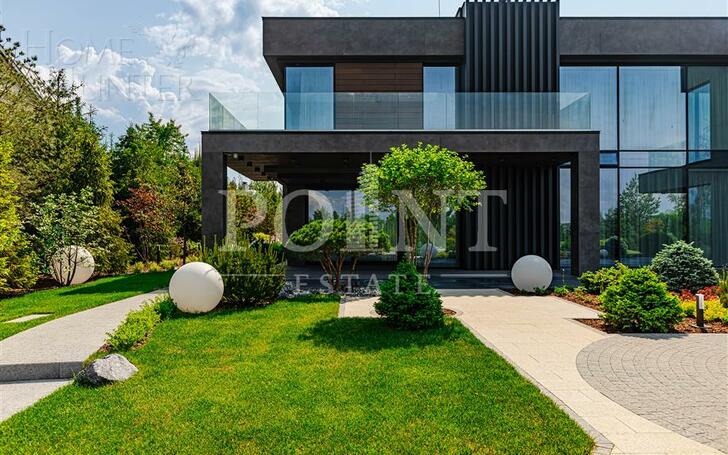 2-этажный коттедж 950 м² с отделкой