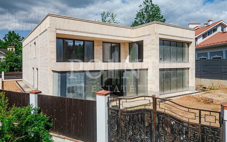 2-этажный коттедж 830 м² без отделки