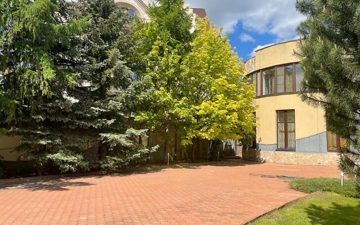 2-этажный коттедж 1 372 м² с отделкой