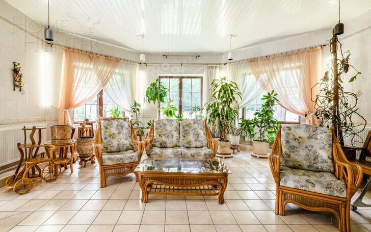 3-этажный коттедж 1 233 м² с отделкой