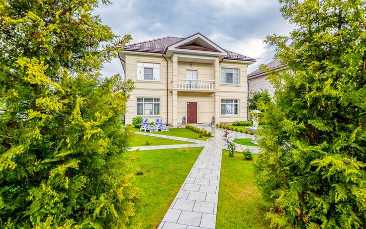 2-этажный коттедж 240 м² с отделкой