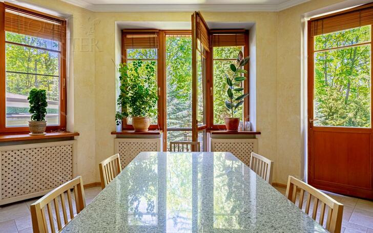 5-КОМН. КВАРТИРА С ОТДЕЛКОЙ 220.3 М² НА 2 ЭТАЖЕ