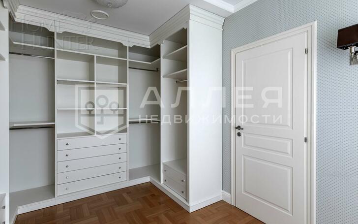 2-этажный коттедж 400 м² с отделкой