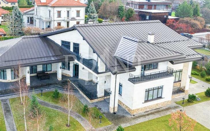 2-этажный коттедж 900 м² с отделкой