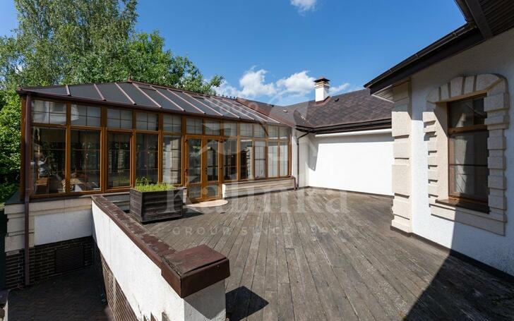 2-этажный коттедж 541.5 м² с отделкой