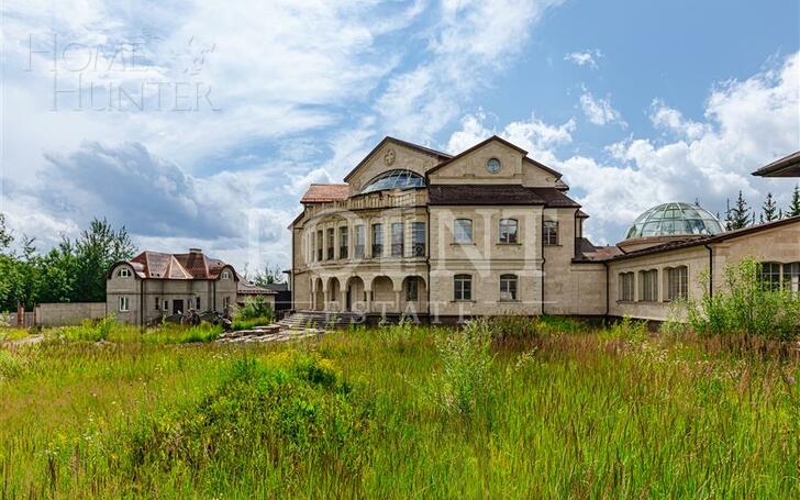 2-этажный коттедж 1 686 м² с отделкой