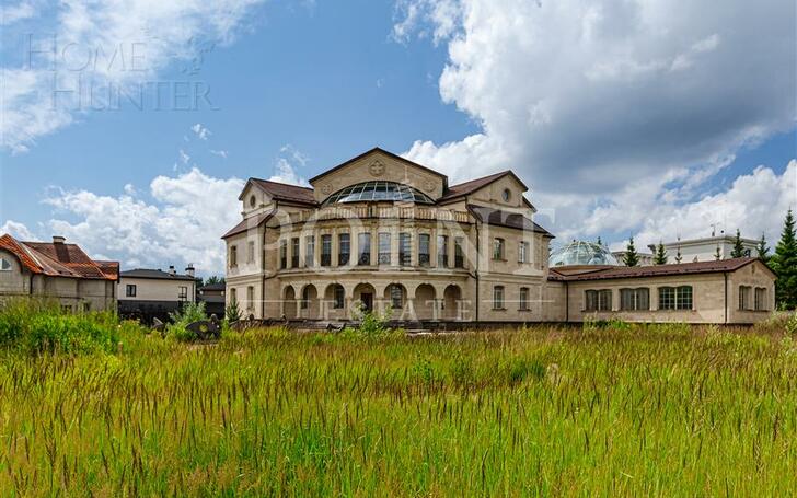 2-этажный коттедж 1 686 м² с отделкой