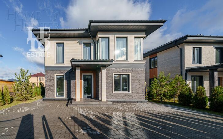 2-этажный коттедж 242.4 м² с отделкой