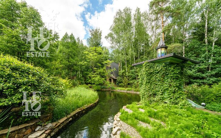 3-этажный коттедж 850 м² с отделкой