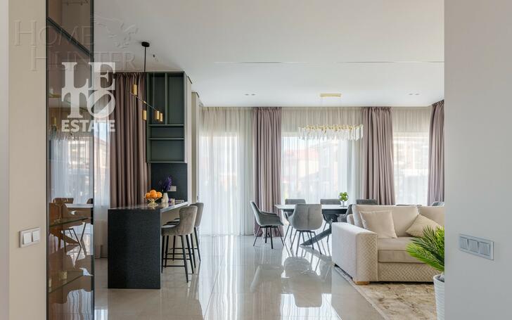 2-этажный коттедж 242.4 м² с отделкой