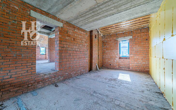 2-этажный таунхаус 330 м² без отделки