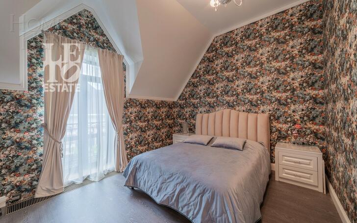 3-этажный коттедж 1 200 м² с отделкой