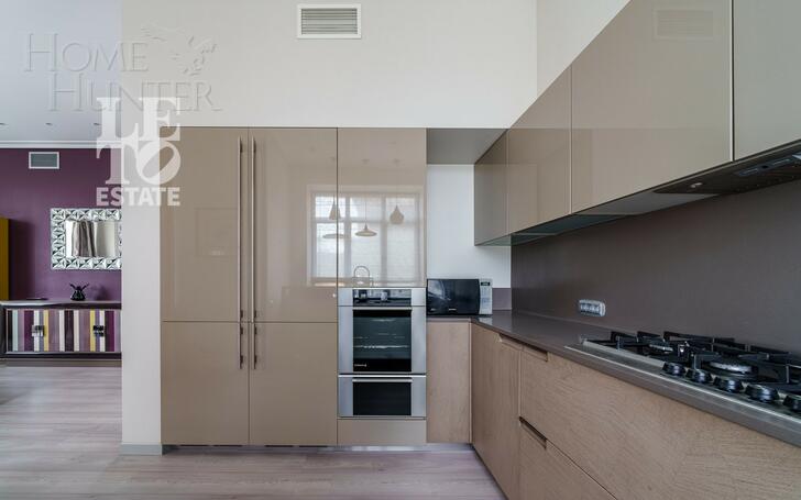 2-этажный коттедж 320 м² с отделкой