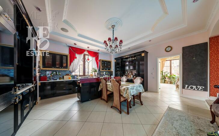 2-этажный коттедж 1 100 м² с отделкой