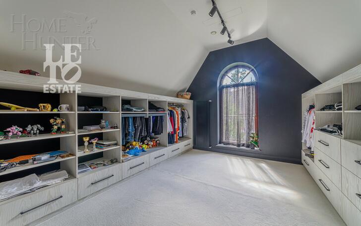 3-этажный коттедж 1 200 м² с отделкой