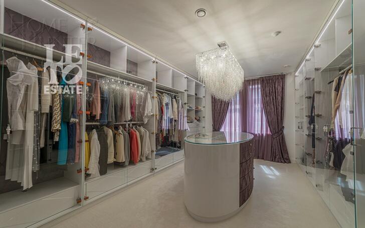 3-этажный коттедж 1 200 м² с отделкой