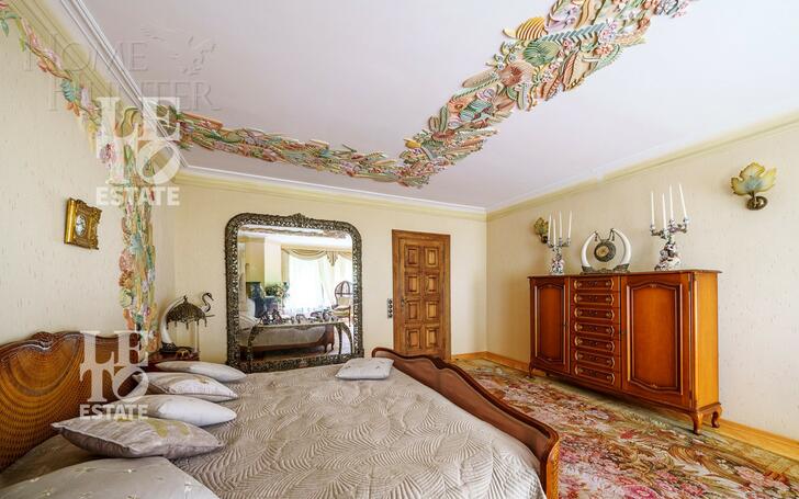 3-этажный коттедж 850 м² с отделкой