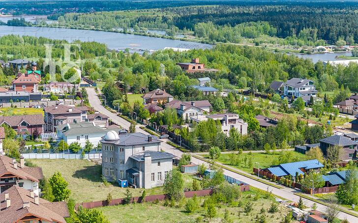 Участок 53.23 сот. в охраняемом поселке