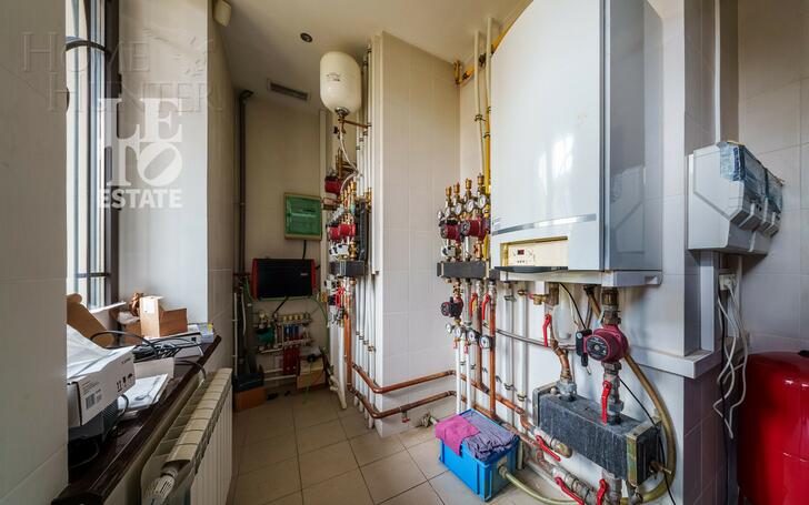 2-этажный коттедж 1 100 м² с отделкой