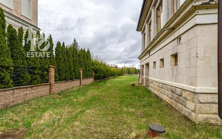2-этажный коттедж 1 000 м² без отделки