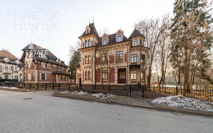 4-этажный таунхаус 395 м² без отделки
