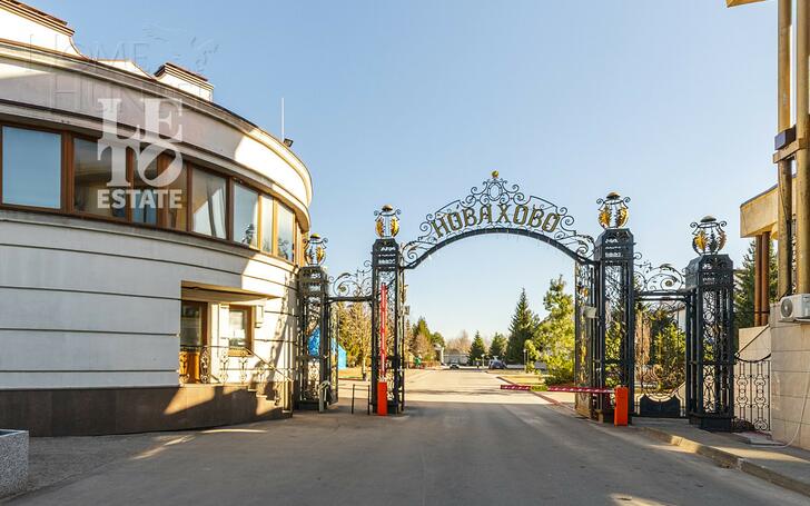 3-этажный коттедж 660 м² с отделкой