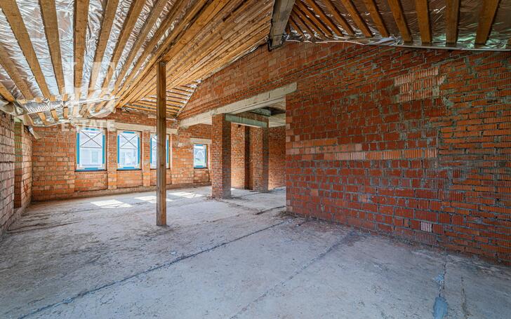 2-этажный таунхаус 330 м² без отделки