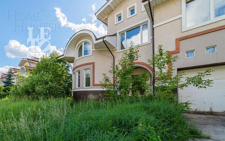 2-этажный таунхаус 330 м² без отделки