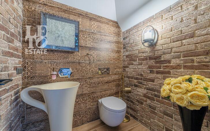 3-этажный коттедж 1 200 м² с отделкой