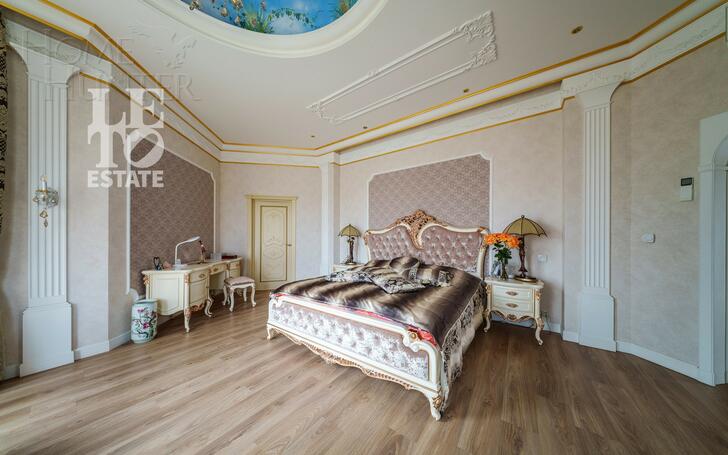 2-этажный коттедж 1 100 м² с отделкой