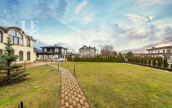 2-этажный коттедж 400 м² с отделкой