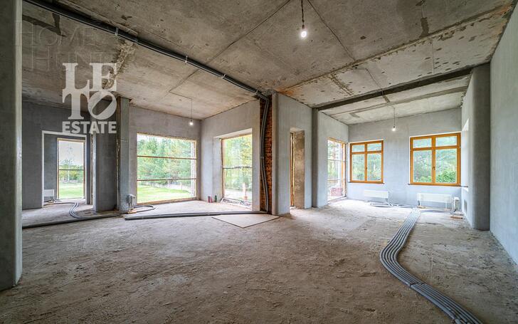 2-этажный коттедж 1 000 м² без отделки