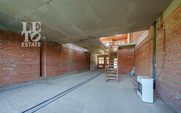 2-этажный таунхаус 270 м² без отделки