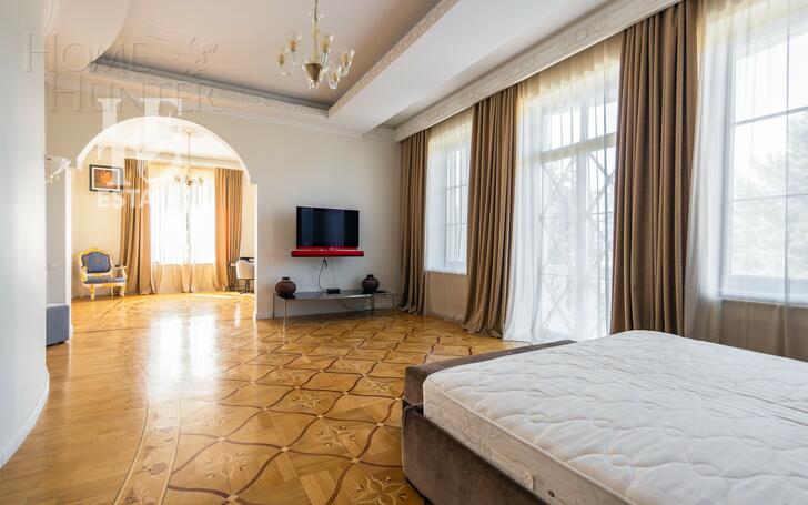 3-этажный коттедж 660 м² с отделкой