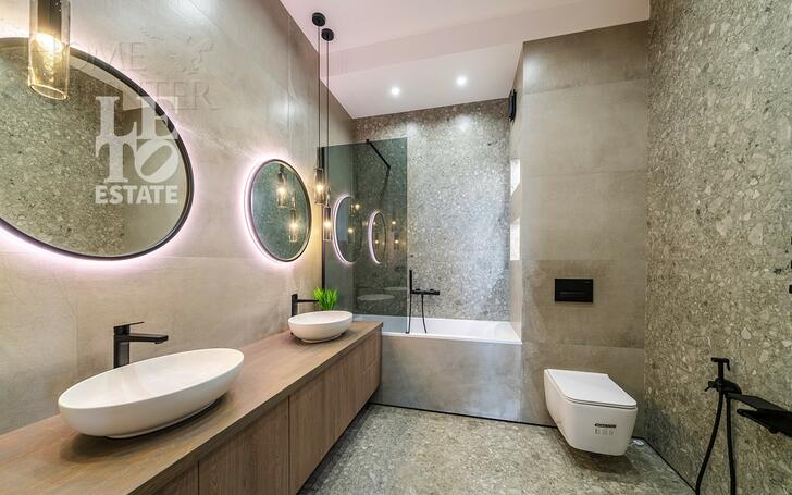 2-этажный коттедж 300 м² с отделкой