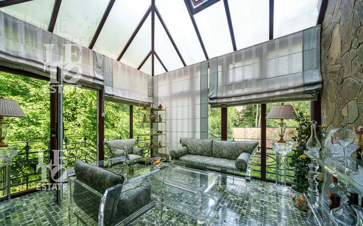 3-этажный коттедж 850 м² с отделкой