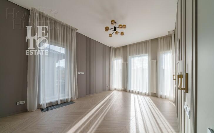 2-этажный коттедж 242.4 м² с отделкой