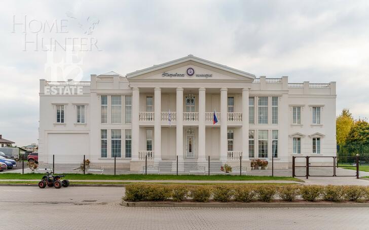 2-этажный коттедж 242.4 м² с отделкой