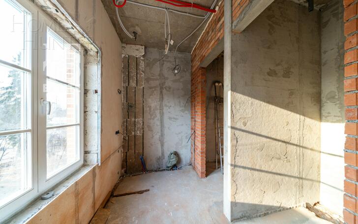 4-этажный таунхаус 395 м² без отделки