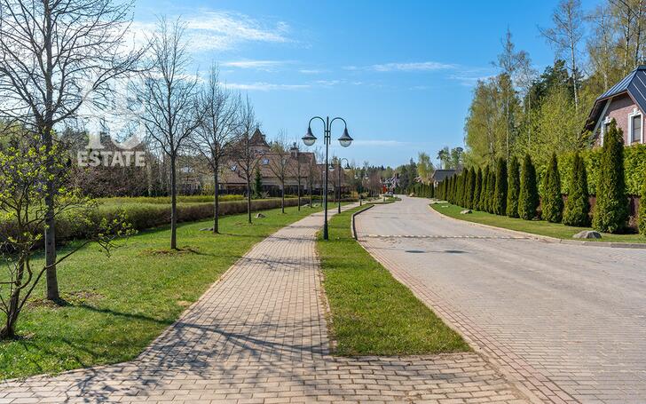 2-этажный коттедж 1 100 м² с отделкой