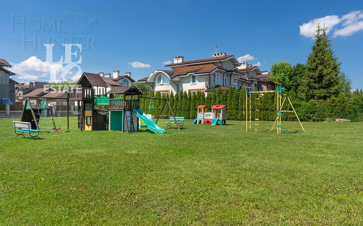 2-этажный таунхаус 330 м² без отделки