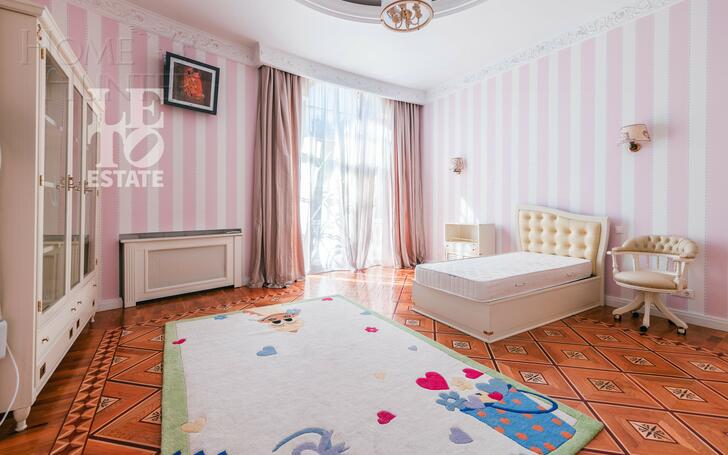 3-этажный коттедж 660 м² с отделкой