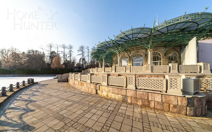 4-этажный таунхаус 395 м² без отделки