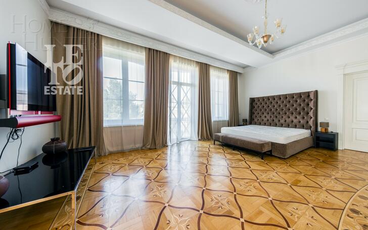 3-этажный коттедж 660 м² с отделкой