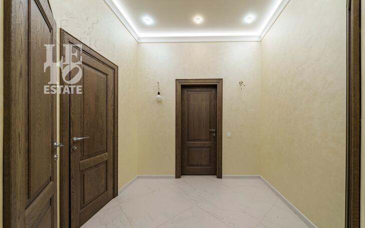 2-этажный коттедж 400 м² с отделкой