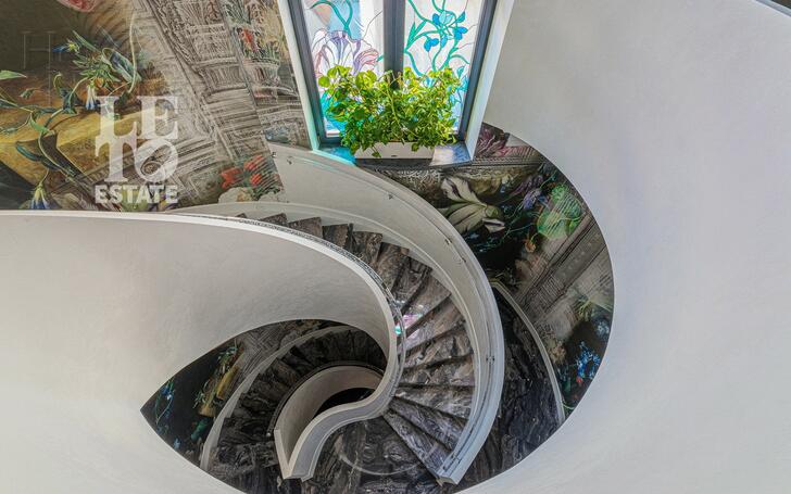 3-этажный коттедж 1 200 м² с отделкой